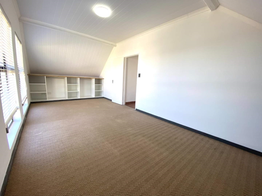 7 Bedroom Property for Sale in Myburgh Park Western Cape